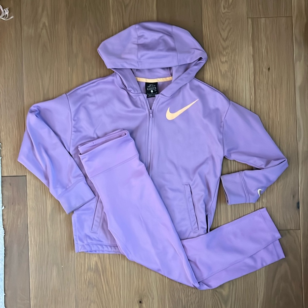 Nike girls, purple jacket and leggings. Size small.